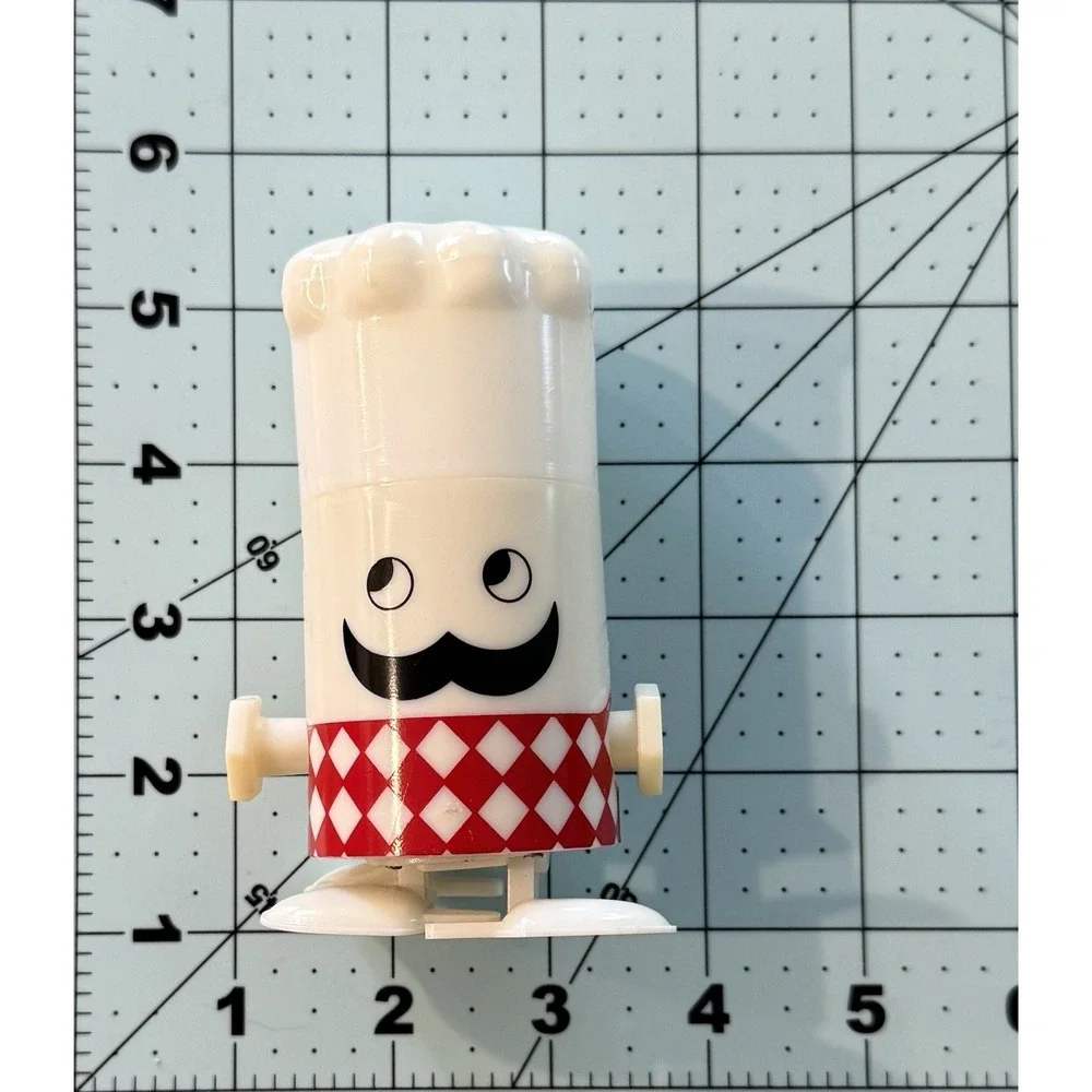 Vintage Happy Chef Salt and Pepper Shaker Wind Up Toy Figure Trinket Kitchen 80s